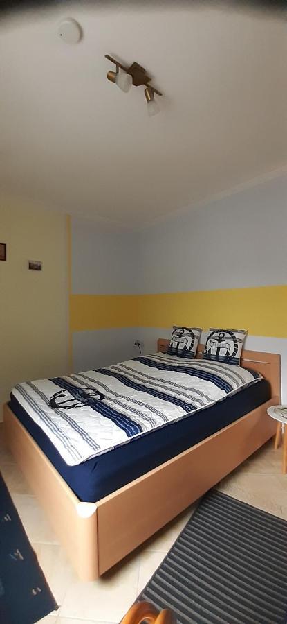 Bungalow Idylle Am See Нойрупин Екстериор снимка