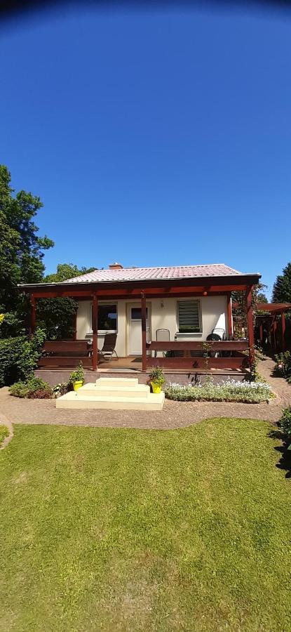 Bungalow Idylle Am See Нойрупин Екстериор снимка
