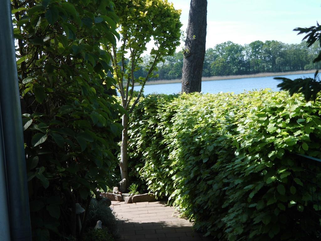 Bungalow Idylle Am See Нойрупин Екстериор снимка