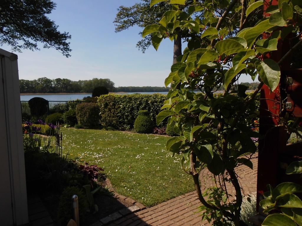 Bungalow Idylle Am See Нойрупин Екстериор снимка