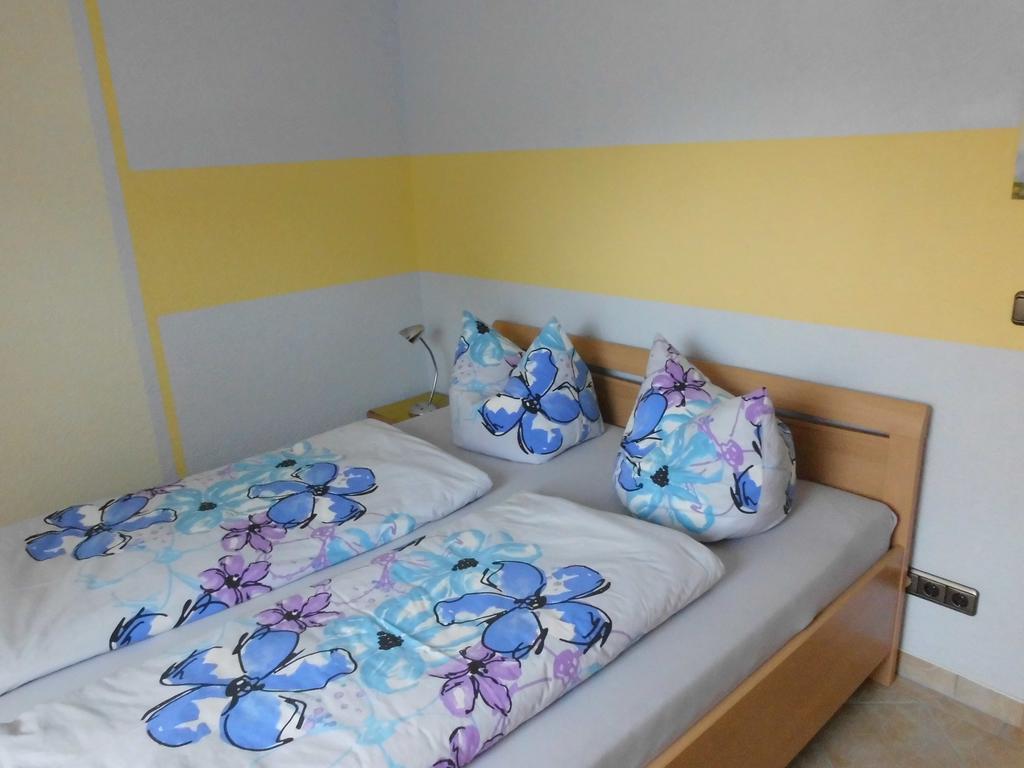 Bungalow Idylle Am See Нойрупин Екстериор снимка