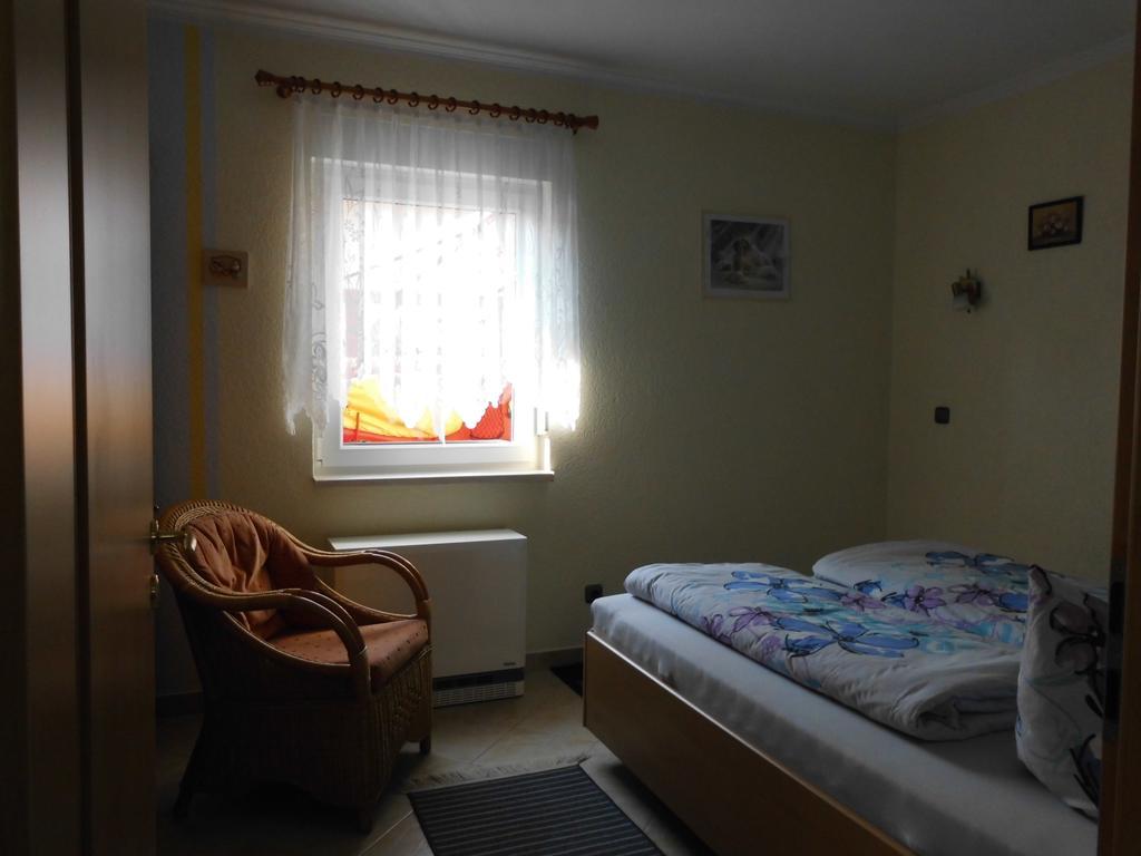 Bungalow Idylle Am See Нойрупин Екстериор снимка