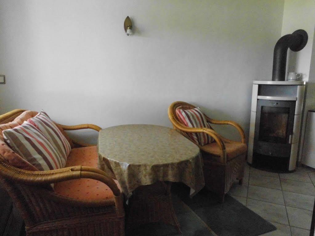 Bungalow Idylle Am See Нойрупин Екстериор снимка